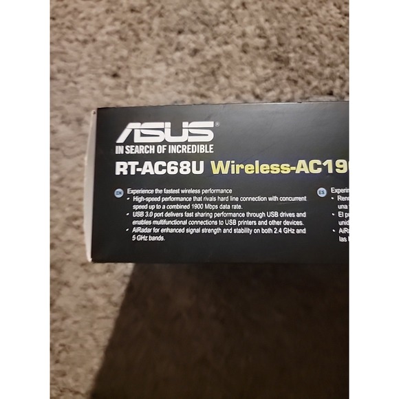 ASUS Router (RT-AC68R)   Wireless-AC1900‎ Dual-Band Gigabit Router - Picture 3 of 12